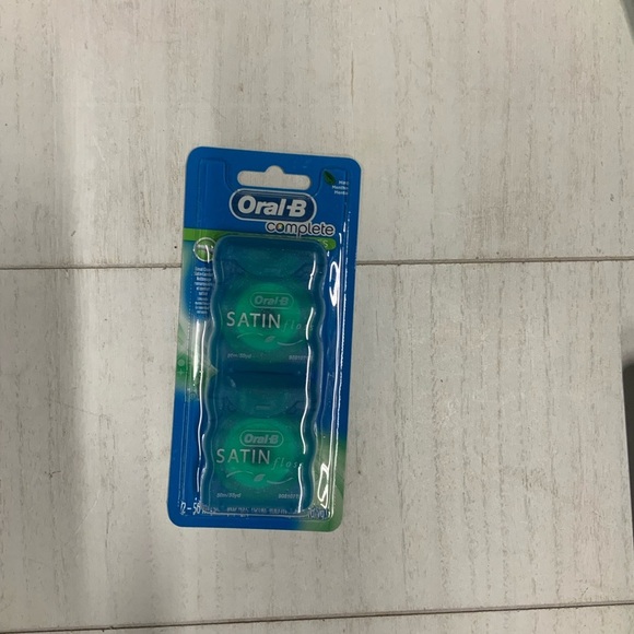 NWT Oral Bundle Oral B toothbrushes Avengers Spider-Man - Picture 4 of 6